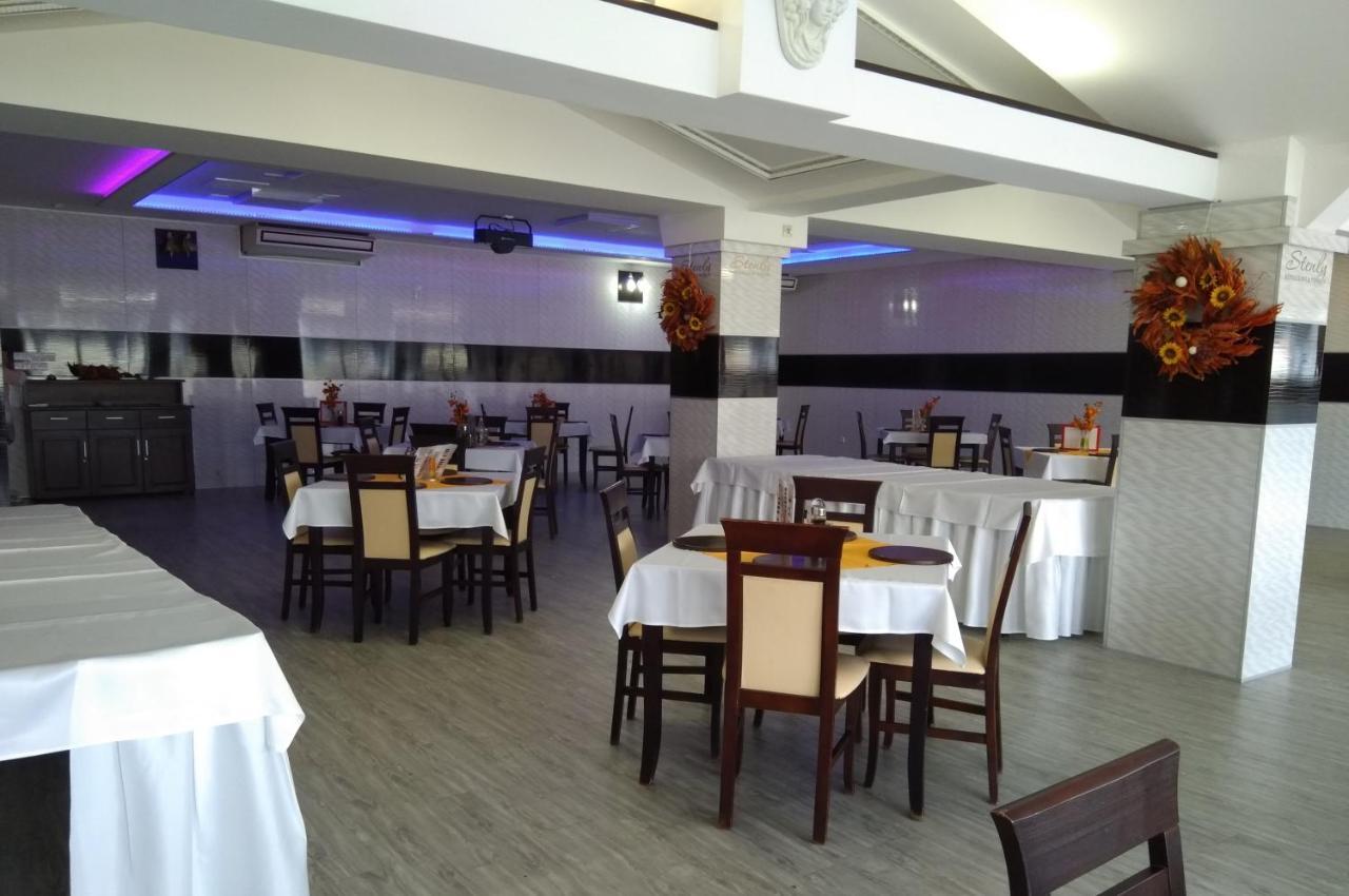 Restaurant And Pension Stenly Spissky Stvrtok Eksteriør billede
